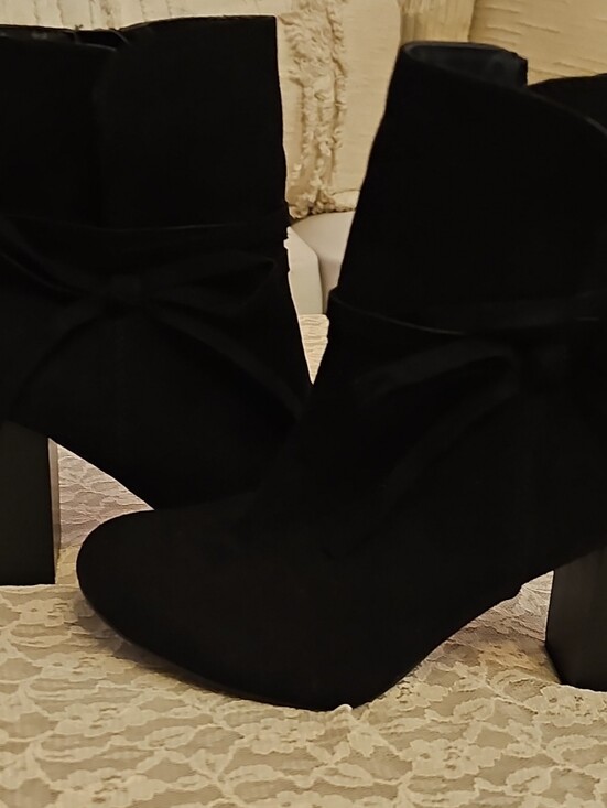 Christian Siriano Shoes - Christian Siriano for Payless Black Ankle Bootie Zip Round Toe Bow US 7.5